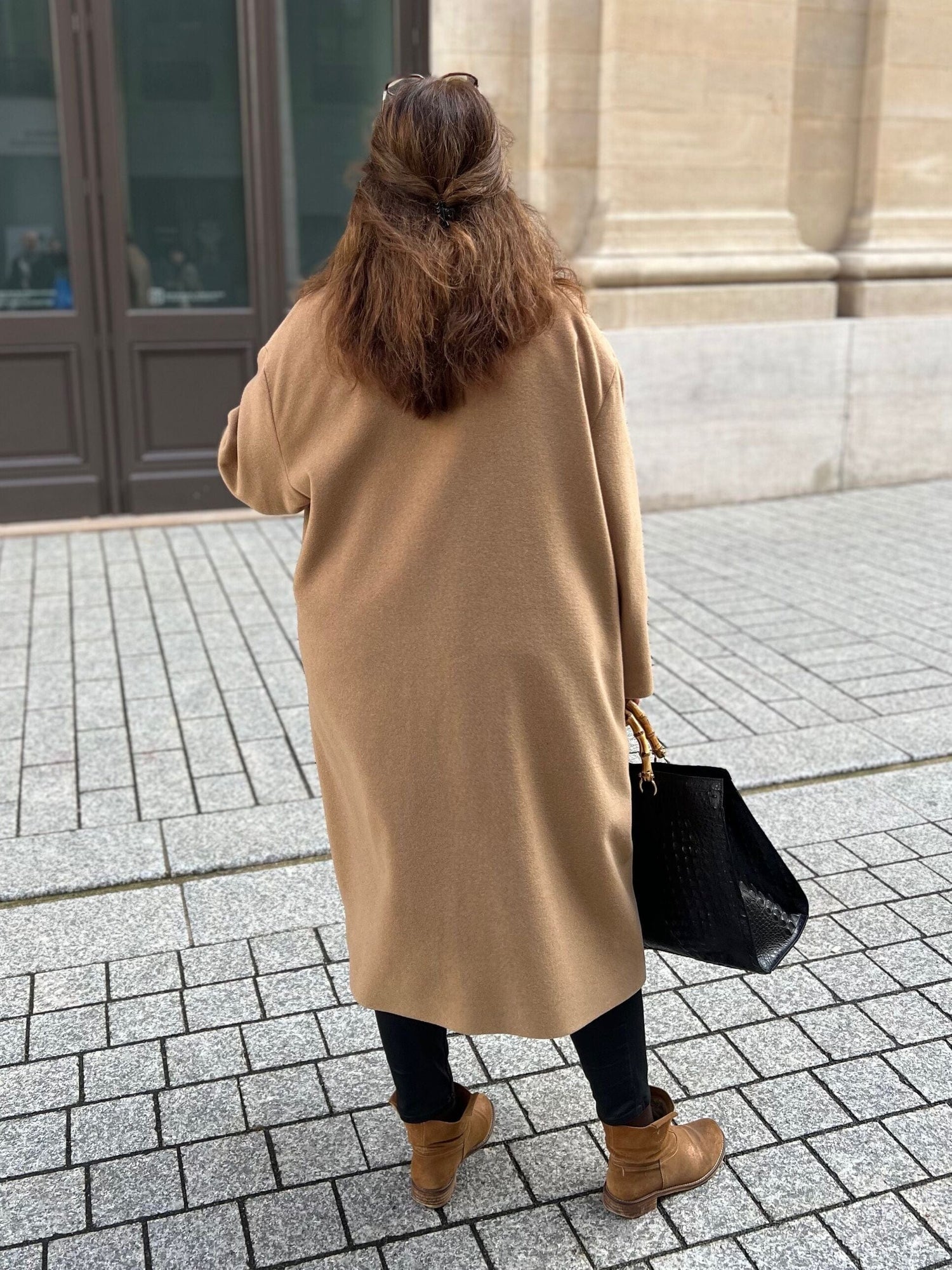 Manteau camel grande taille pour femme dos