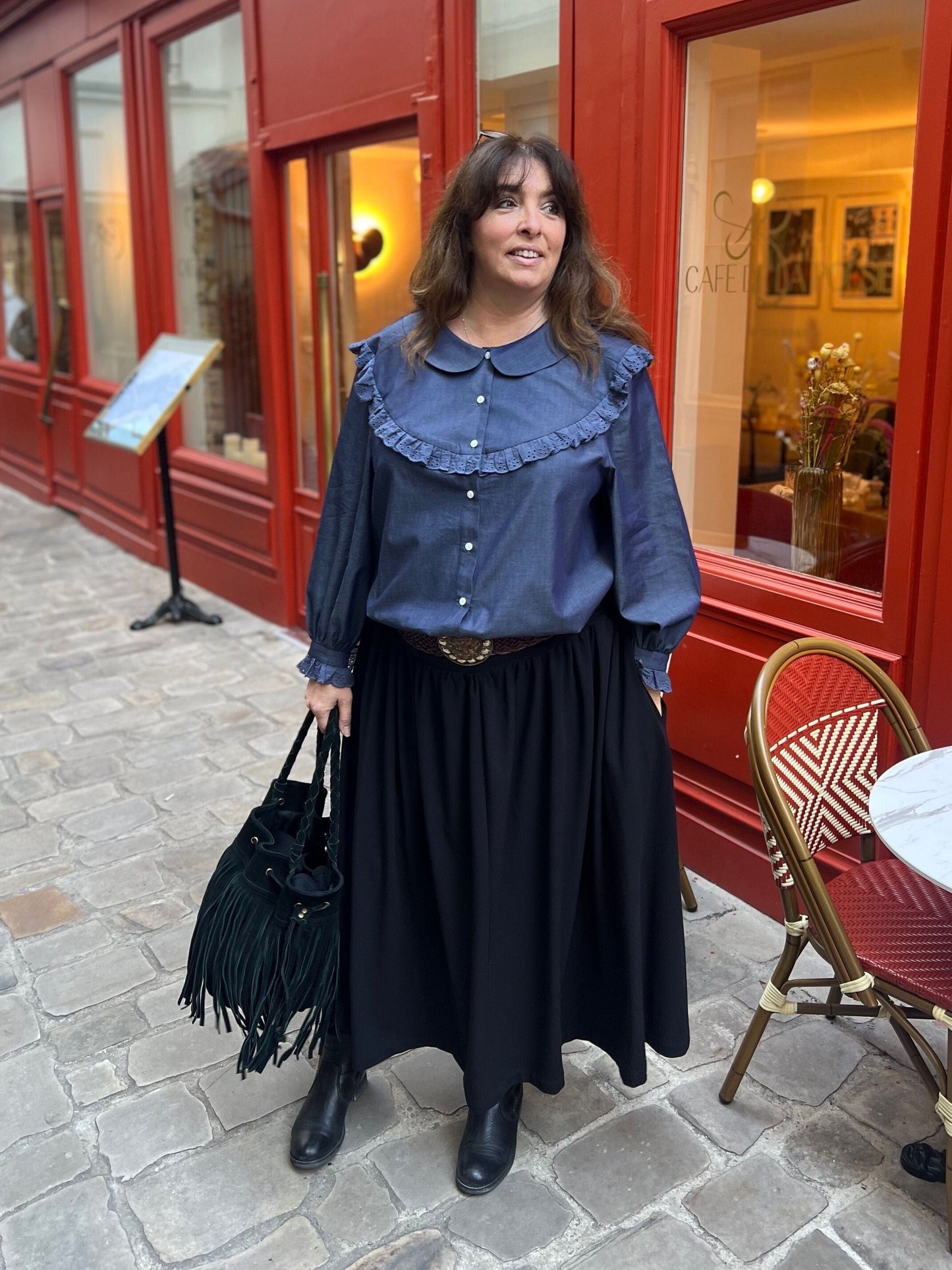 chemise grande taille en chambray bleu avec volants face