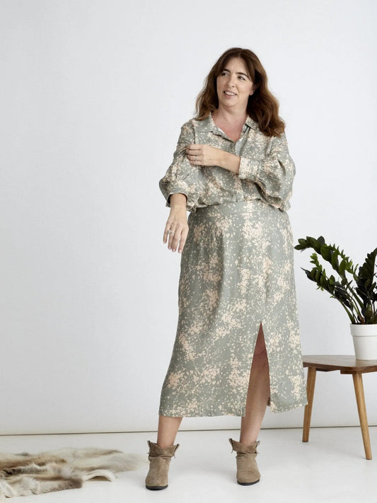 Les Militantes - Mathilde jupe kaki rose nude grande taille,  chic, tendance et de qualité made in France