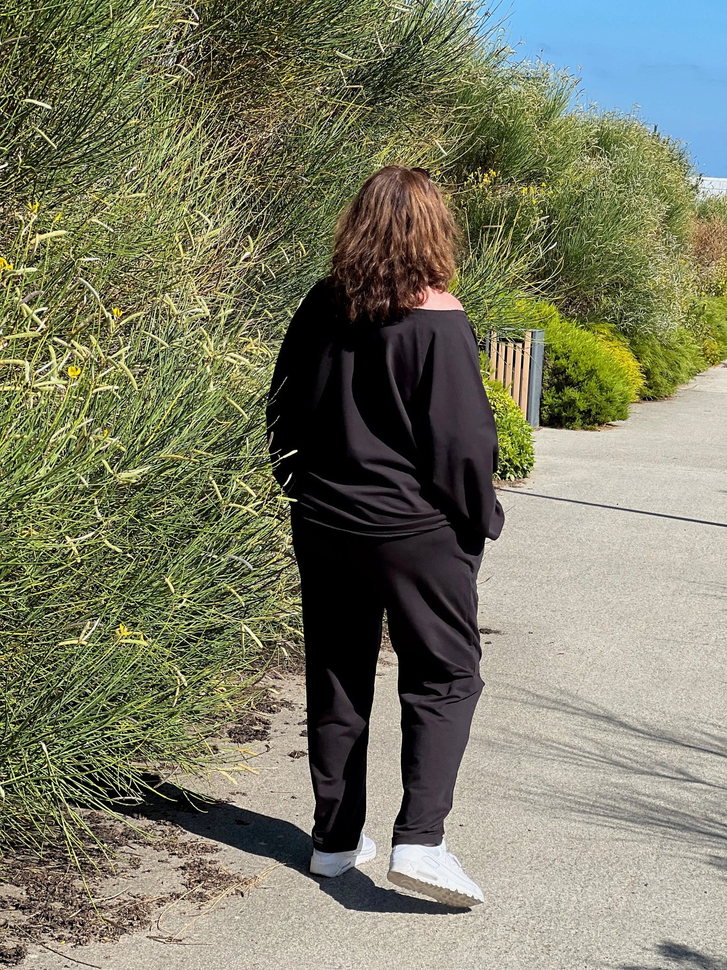 sweat et pantalon grande taille femme noir dos - Les Militantes